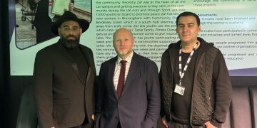 MP Liam Byrnes Visit To The Community Plaza